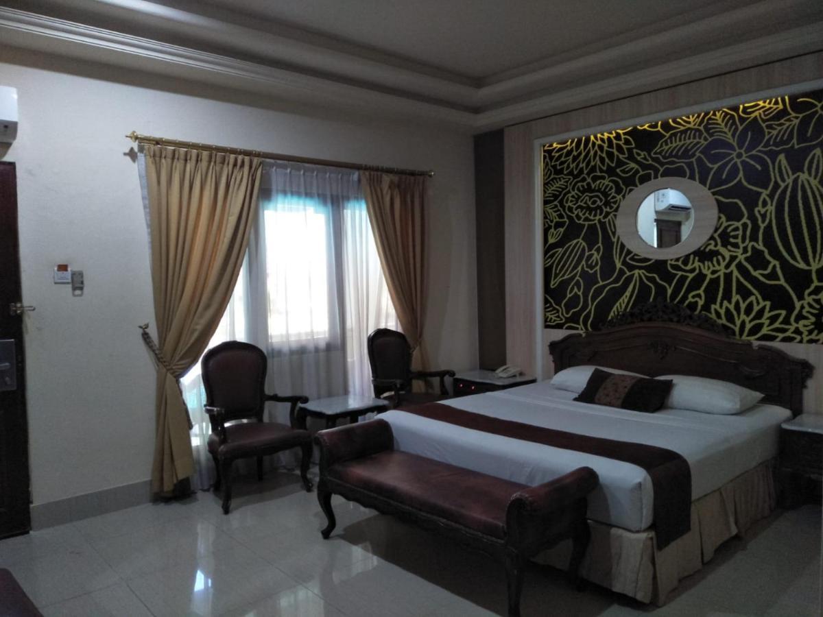 Hotel Indah Palace Γιογκιακάρτα Εξωτερικό φωτογραφία