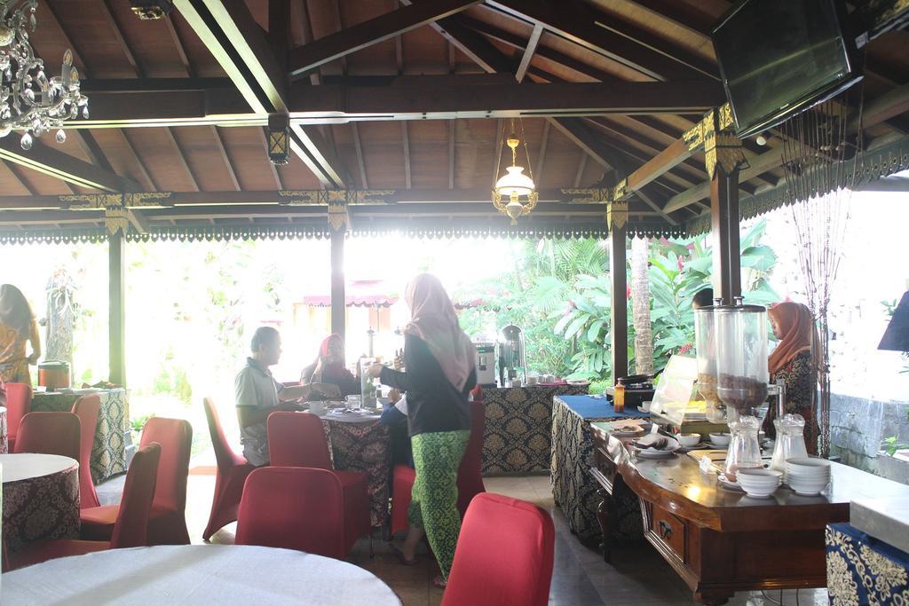 Hotel Indah Palace Γιογκιακάρτα Εξωτερικό φωτογραφία