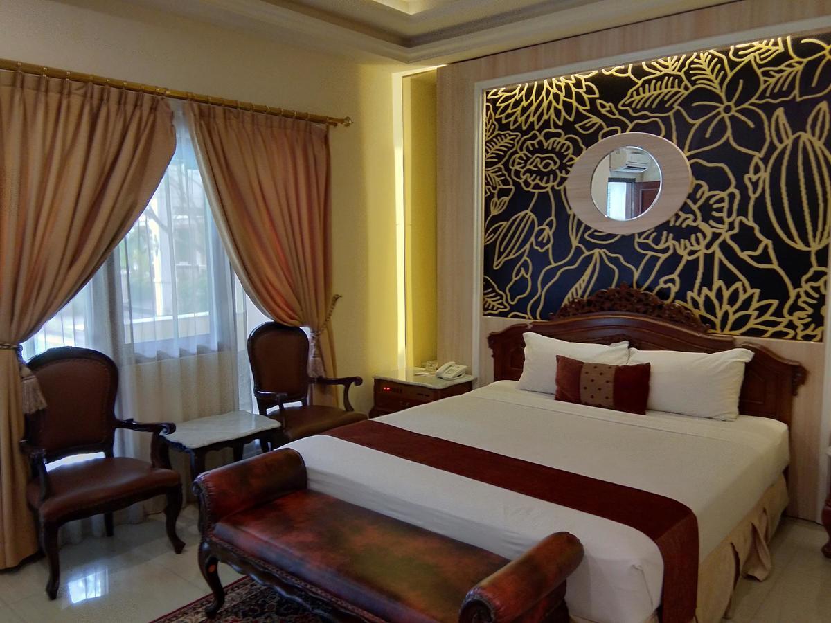 Hotel Indah Palace Γιογκιακάρτα Εξωτερικό φωτογραφία