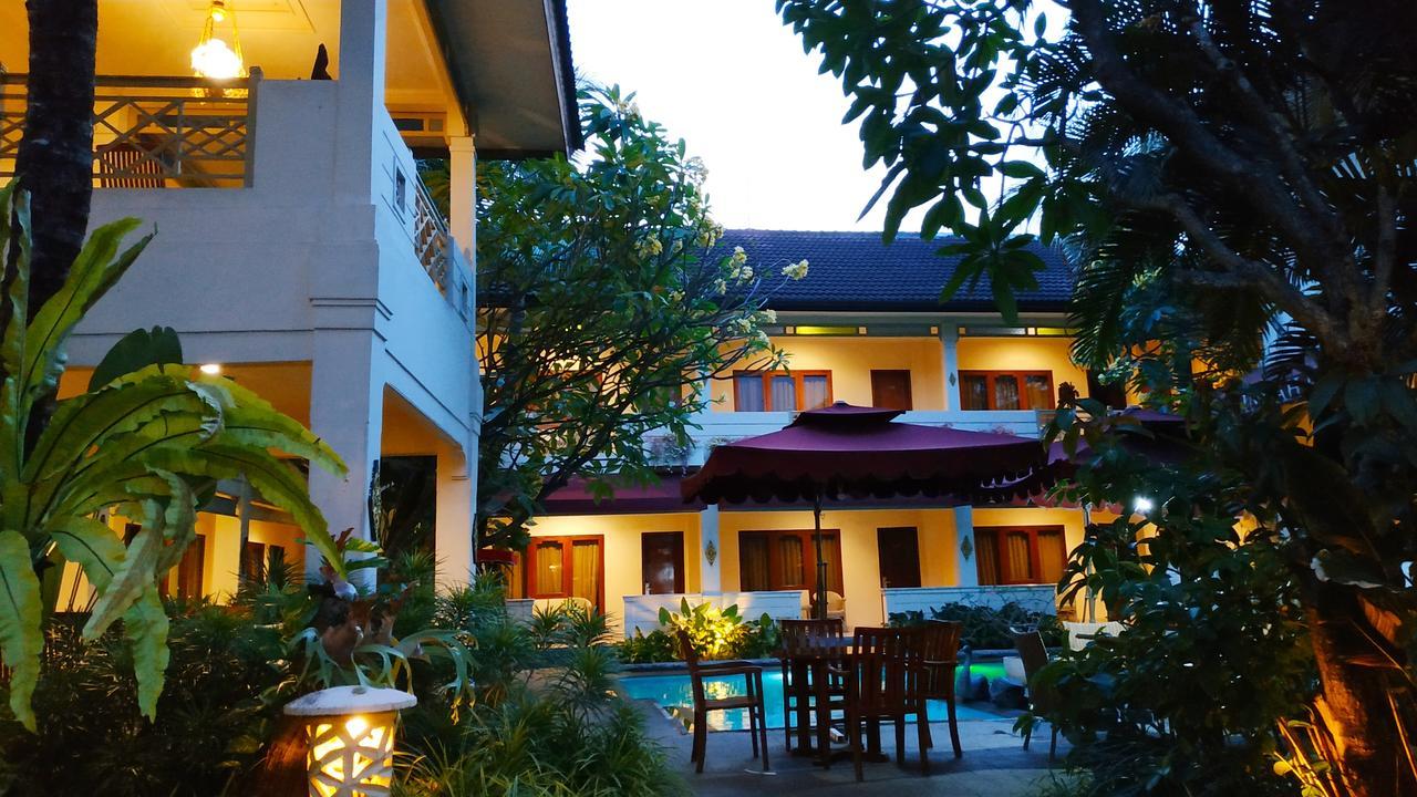 Hotel Indah Palace Γιογκιακάρτα Εξωτερικό φωτογραφία