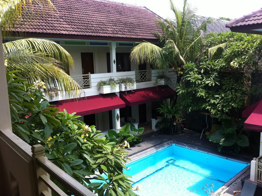 Hotel Indah Palace Γιογκιακάρτα Εξωτερικό φωτογραφία