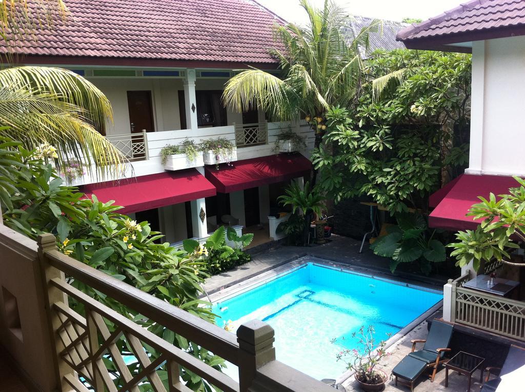 Hotel Indah Palace Γιογκιακάρτα Εξωτερικό φωτογραφία