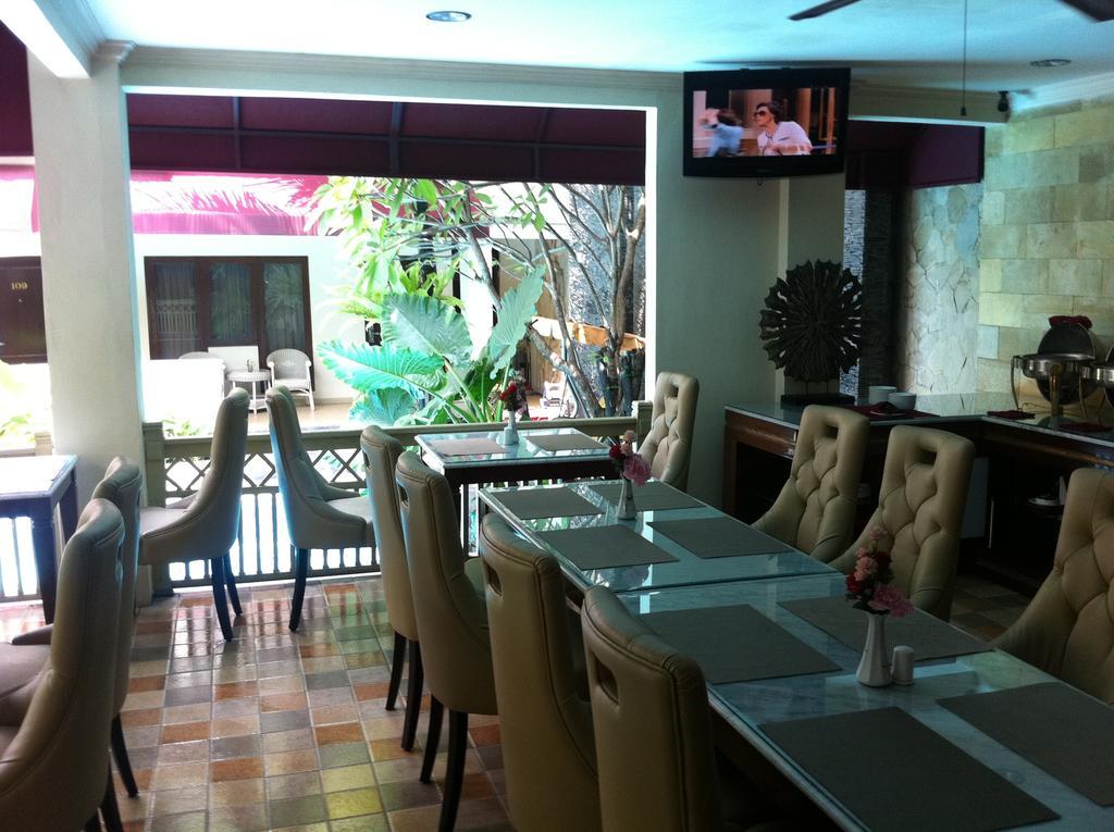 Hotel Indah Palace Γιογκιακάρτα Εξωτερικό φωτογραφία