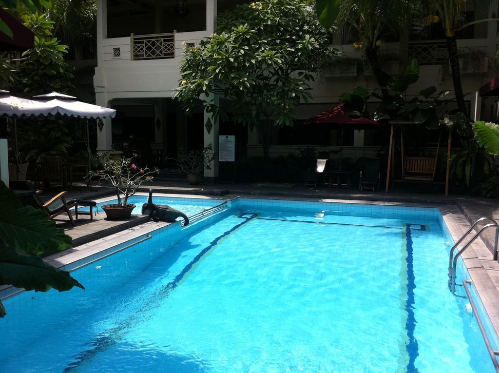 Hotel Indah Palace Γιογκιακάρτα Εξωτερικό φωτογραφία