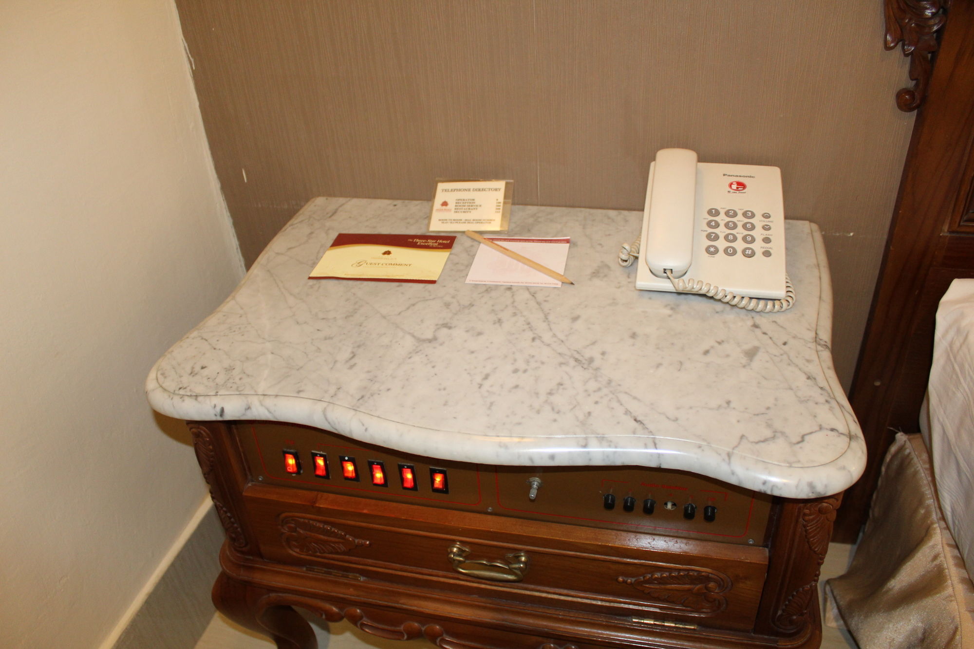 Hotel Indah Palace Γιογκιακάρτα Εξωτερικό φωτογραφία