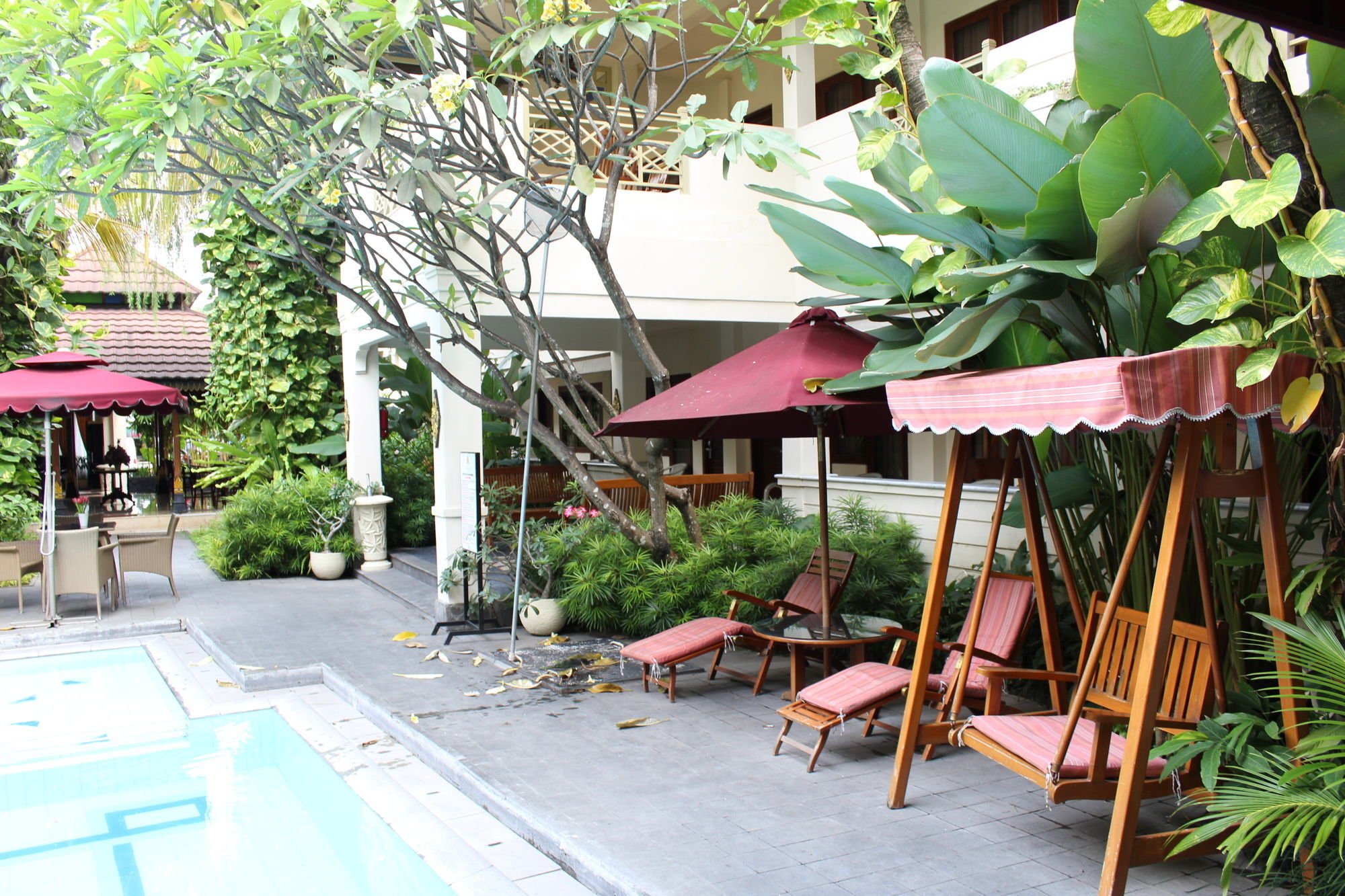 Hotel Indah Palace Γιογκιακάρτα Εξωτερικό φωτογραφία