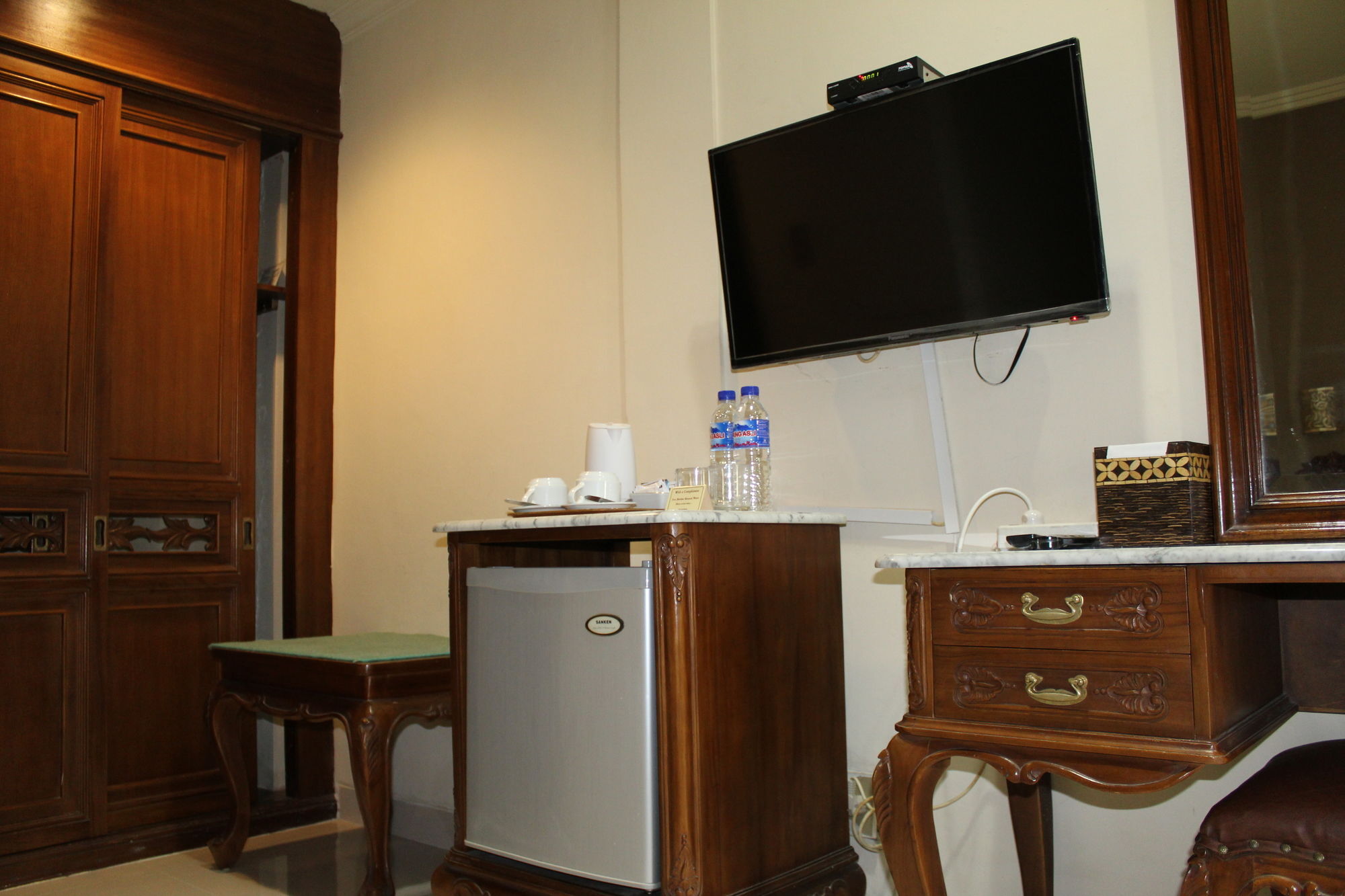 Hotel Indah Palace Γιογκιακάρτα Εξωτερικό φωτογραφία
